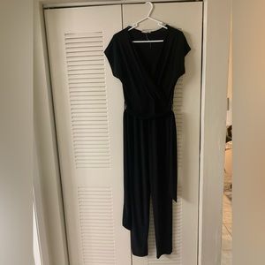 Black stretchy v-neck jumpsuit with belt